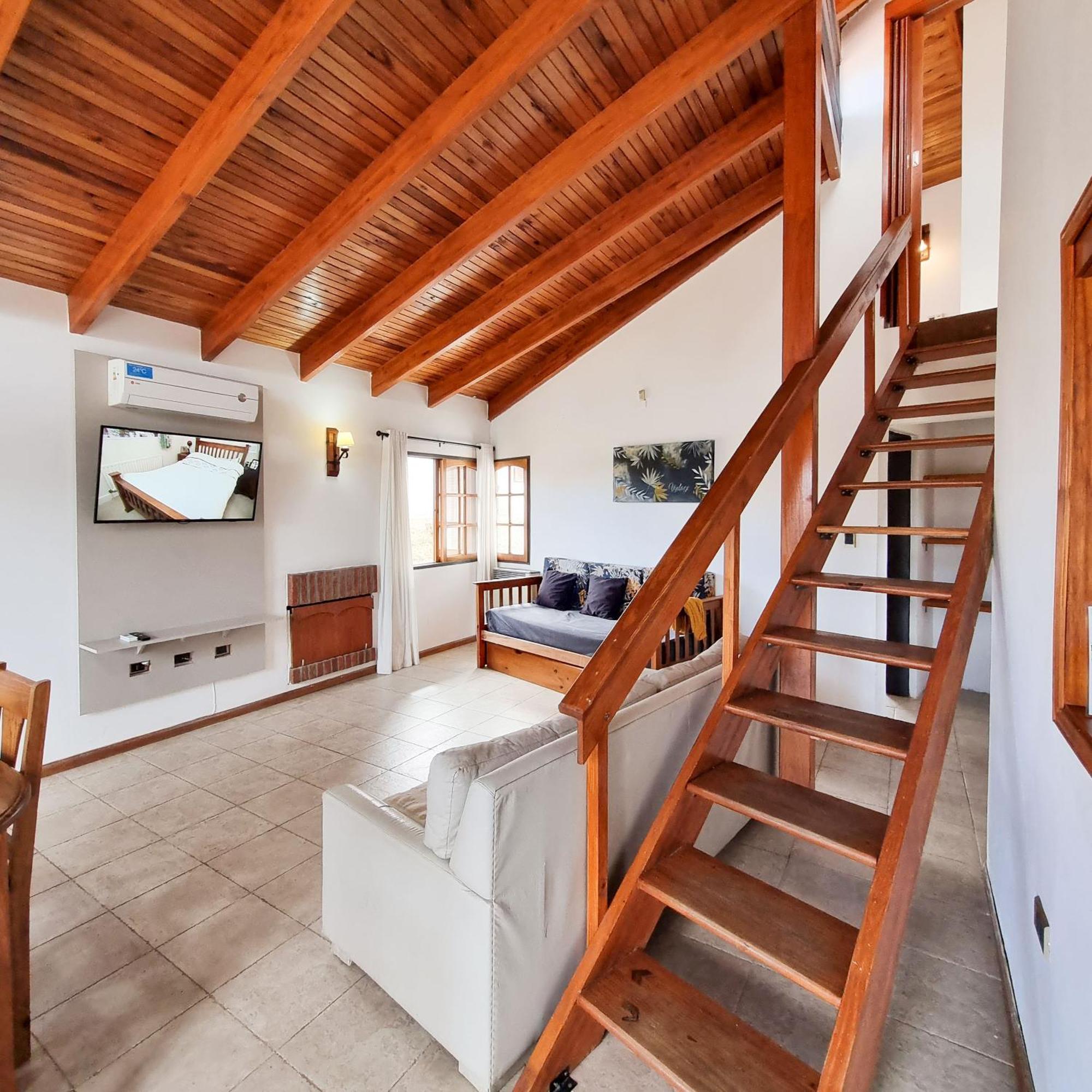 Loma Azul Lodge *