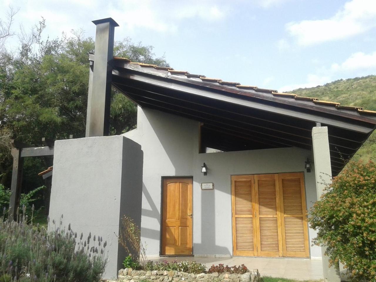 Loma Azul Lodge *